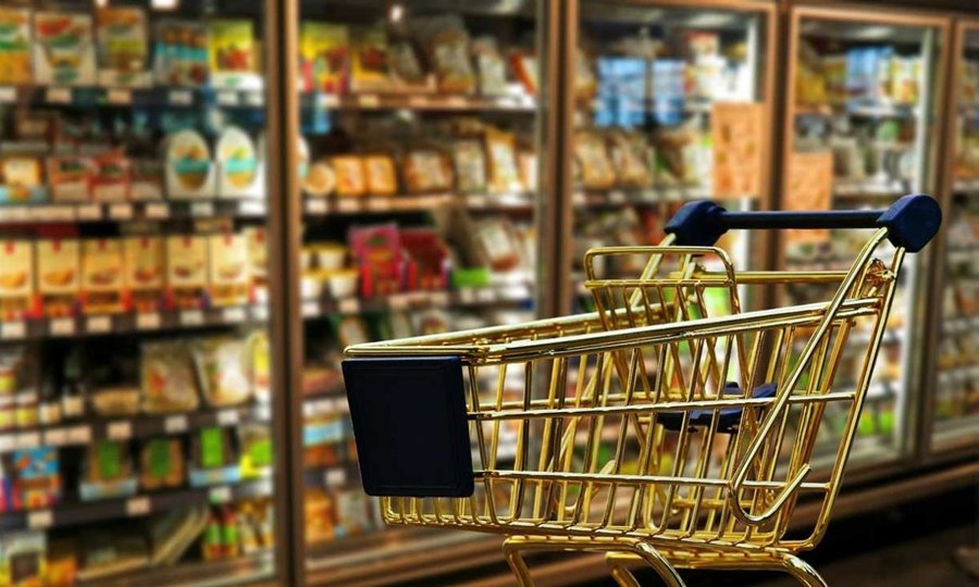 Productos de consumo masivo exhibidos en góndola, uno de los rubros con mayor impacto en el IPC.