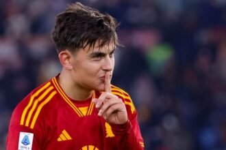 Paulo Dybala, delantero argentino de la Roma, durante un partido oficial con el conjunto italiano en la Serie A.