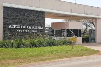 El country Altos de la Ribera, ubicado en la zona de countries a metros de la autopista Santa Fe–Rosario, bajo jurisdicción de la ciudad de Santo Tomé, fue escenario del presunto robo protagonizado por el empresario Lucas Nasim.