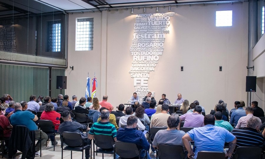 Representantes de Festram durante una audiencia gremial en la sede de la Federación.