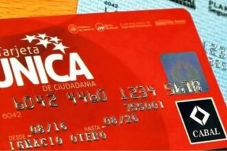 Beneficiarios de la Tarjeta Única de Ciudadanía acceden a los fondos mensuales para la compra de alimentos en comercios adheridos de Santa Fe.