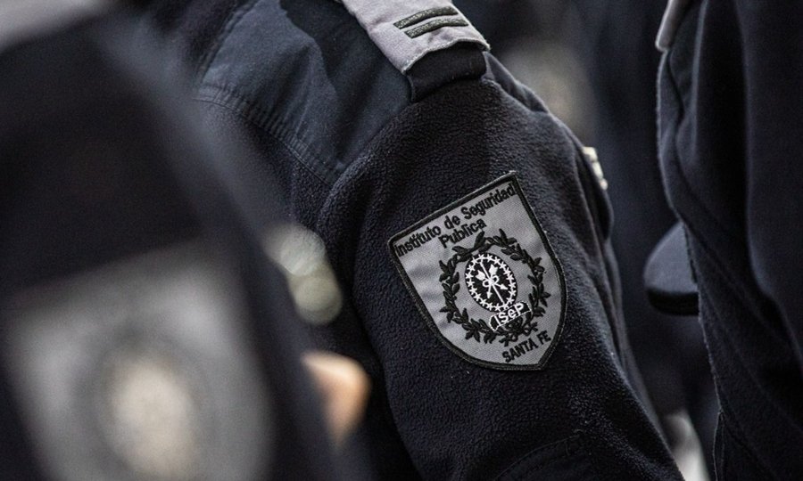 Aspirantes realizan prácticas durante la formación en el Instituto de Seguridad Pública de Santa Fe.