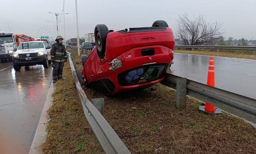 accidente vial en santa fe peugeot 208