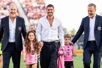 de paul con sus hijos en la prestación de inter miami