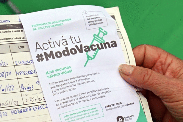 Carnet de vacunación actualizado en el marco de la campaña #ModoVacuna, que promueve el acceso gratuito y la prevención en la comunidad.