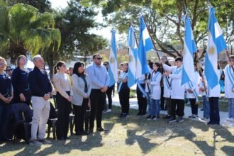 Acto del 9 de Julio en Plaza Eva Perón de Laguna Paiva con autoridades locales
