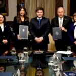 Javier Milei se reunió con una funcionaria de EEUU y firmó una carta de intención para que los argentinos ya no necesiten visa