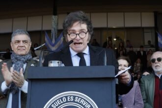milei la rural y baja de retenciones