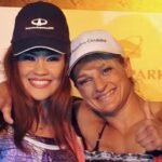 tigresa acuña junto a la locomotora oliveras