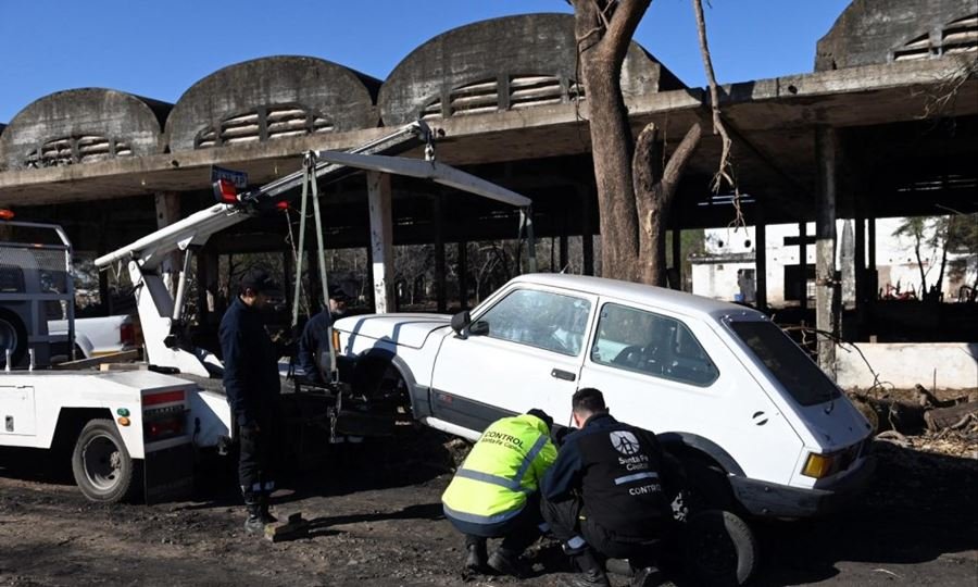 La Municipalidad trasladó al Ex Frigorífico autos abandonados en la vía pública