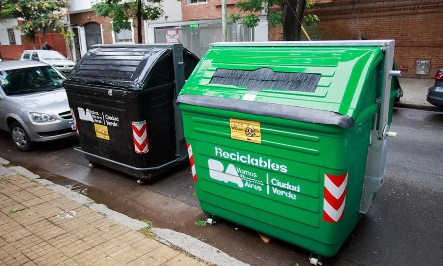 Polémica en Caba: multas de hasta 900 mil pesos para quienes revuelvan la basura