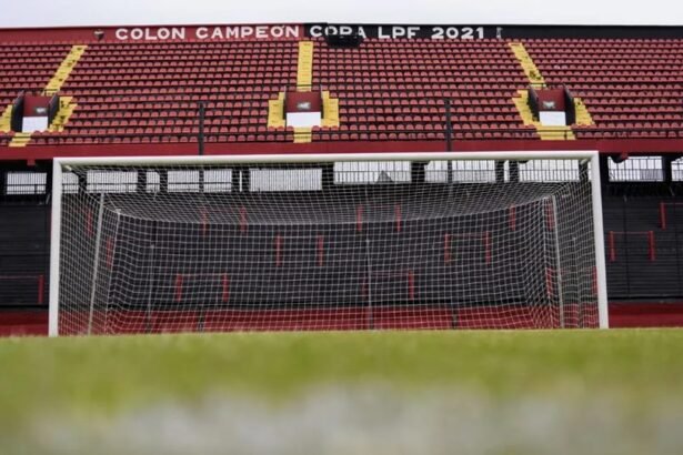 Estadio Brigadier General Estanislao López, escenario habitual de los encuentros del Club Atlético Colón en la ciudad de Santa Fe. Foto de archivo.