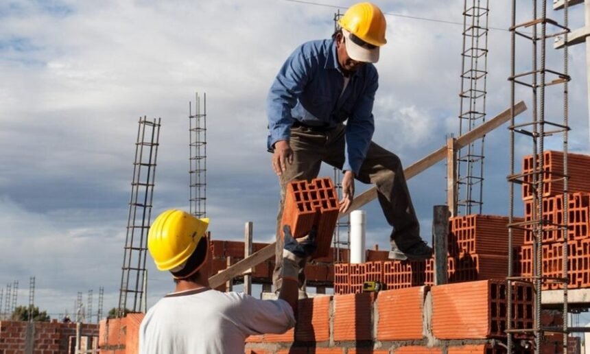 Santa Fe: el empleo en la industria y la construcción continúan estancados.