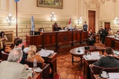 La Comisión de Poder Legislativo y Poder Ejecutivo trató proyectos referidos a cuatro artículos