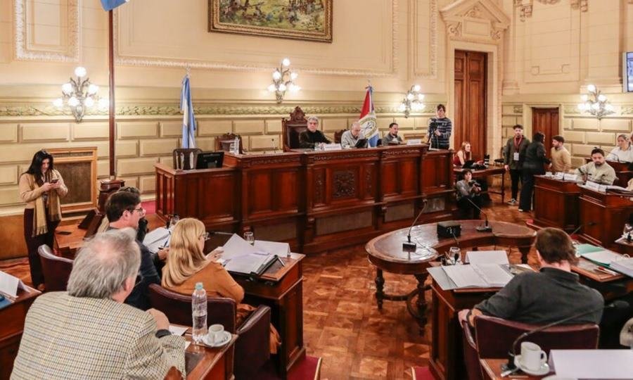 La Comisión de Poder Legislativo y Poder Ejecutivo trató proyectos referidos a cuatro artículos