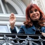 cristina kirchner presa desde su balcon