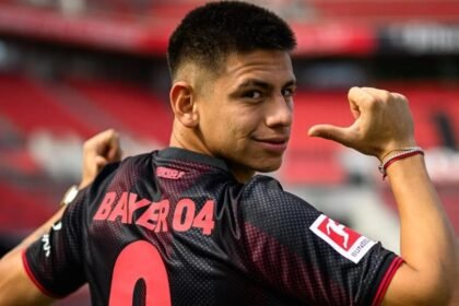 Echeverri fue presentado en Bayer Leverkusen