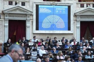 Diputados: en una extensa sesión, la oposición avanzó con proyectos que preocupan al oficialismo y rechazó 5 decretos delegados firmados por Milei