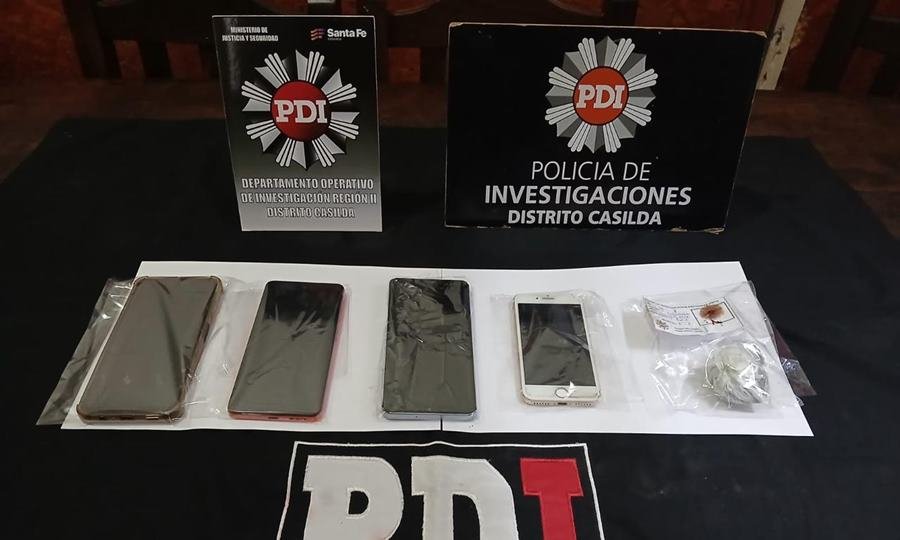Secuestraron celulares y droga en dos allanamientos por microtráfico en Casilda