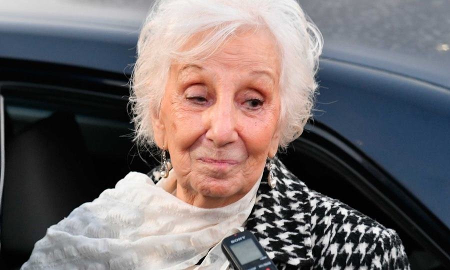 Abuelas de Plaza de Mayo