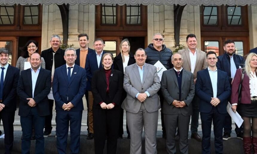 Mercociudades: Poletti intercambió experiencias con 25 intendentes santafesinos