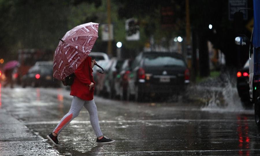 Continúa vigente el alerta naranja por tormentas para Santa Fe y alrededores
