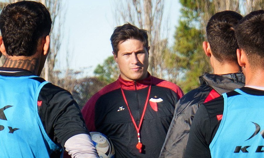 Medrán define un equipo con experiencia para enfrentar a Chacarita y Marcos Díaz sigue marginado