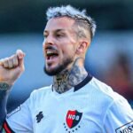 Una vez más: Darío Benedetto se volvió a lesionar y estará ausente en el clásico rosarino