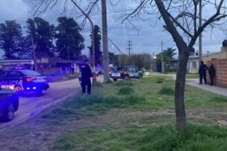 Lograron reducir al hombre atrincherado y operarán de urgencia a la mujer herida en barrio nueva esperanza
