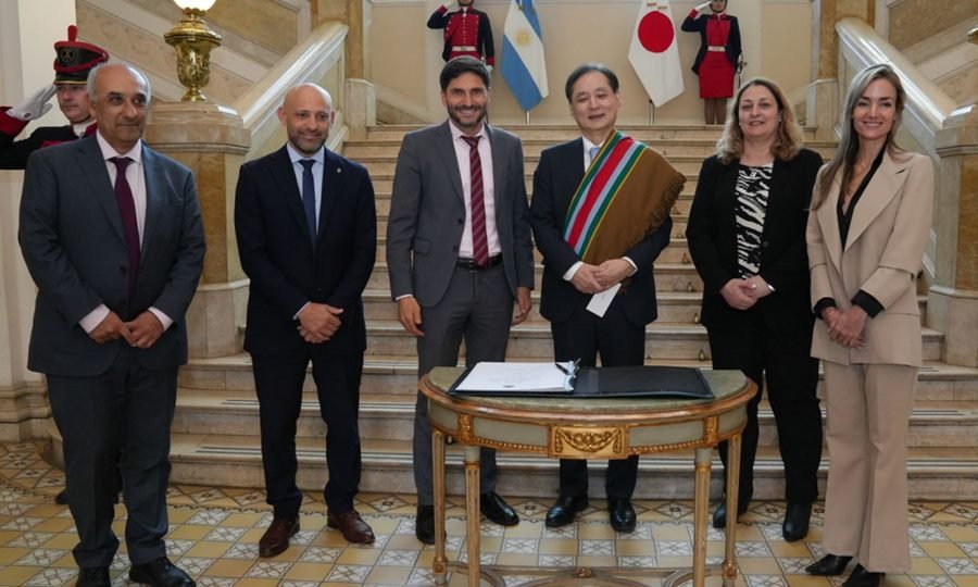 Pullaro recibió al embajador de Japón en Argentina