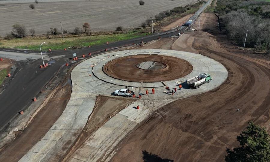 El Gobierno Provincial construye dos nuevas rotondas para mejorar la seguridad vial en la Ruta 4