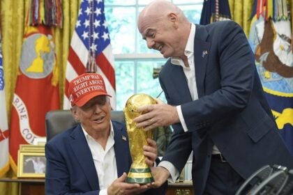 Gianni Infantino le dio la Copa del Mundo a Donald Trump: "El último fue Leo Messi. Y ahora usted, que es un ganador”