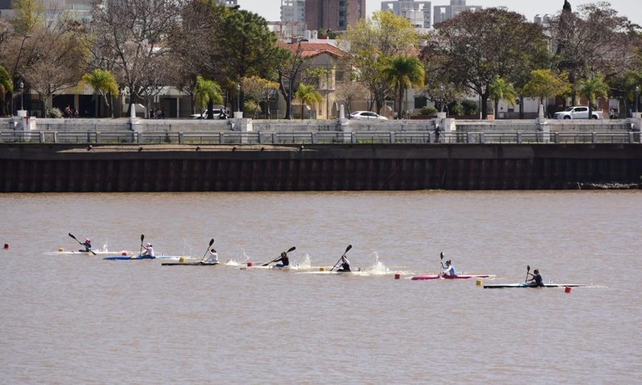 Las regatas de canotaje brillaron en la tercera jornada de los Jadar 2025