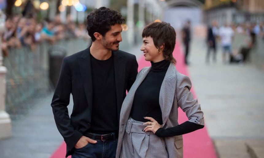Úrsula Corberó anunció que está embarazada del Chino Darín y mostró su pancita