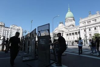 "Que marchen, los vamos a dejar", señalaron desde Casa Rosada.