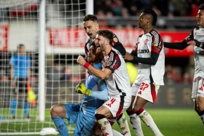 Atajó Rossi y Flamengo, a semifinales