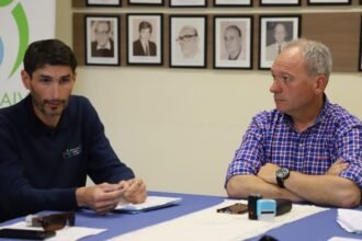 Participaron el Intendente Elvio Cotterli, el Presidente del Concejo Javier D’Andrea, Contadora María Laura Donadio y miembros de la Comisión del Balneario.