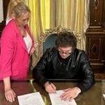 Javier Milei firmó el veto a la ley de financiamiento universitario y lo envió al Congreso