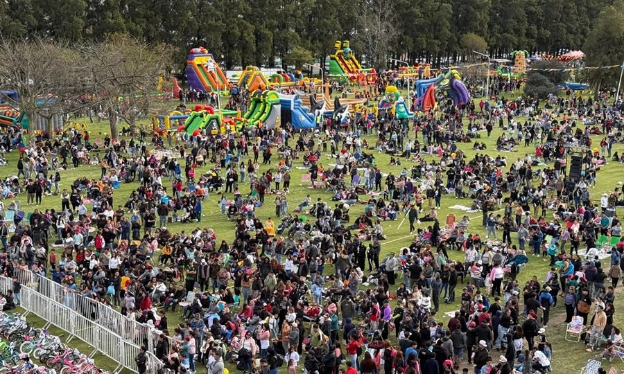 Puerto General San Martín celebró el Día de la Niñez con espectáculos, sorteos y parque de diversiones