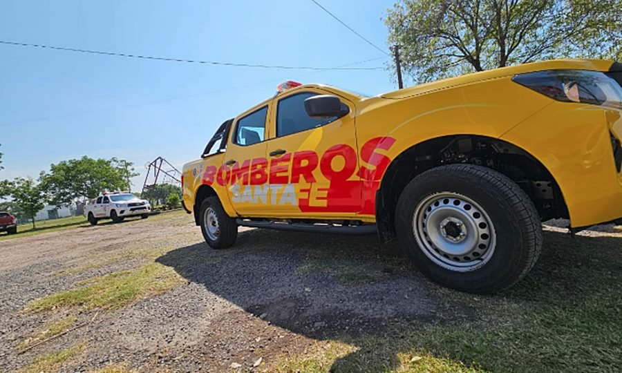 La nueva unidad móvil entregada a los Bomberos Voluntarios de Gobernador Crespo