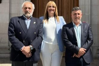 Los diputados Omar Paredes, Edgardo Porfiri y Beatriz Brouwer integran el nuevo interbloque “Unite por Santa Fe” en la Cámara de Diputados provincial.