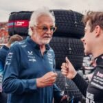 Flavio Briatore y Franco Colapinto, dos generaciones unidas por la estrategia y la tensión en el mundo de la Fórmula 1.