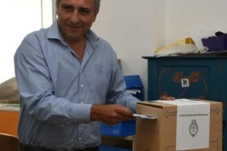 Cachi Martínez durante una jornada electoral en Santa Fe. Foto de archivo.