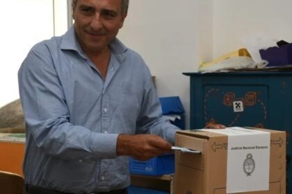 Cachi Martínez durante una jornada electoral en Santa Fe. Foto de archivo.