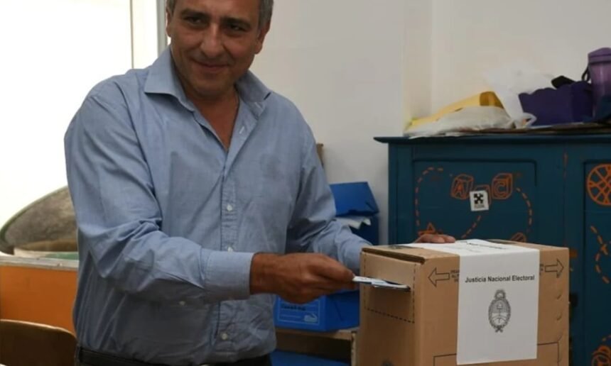 Cachi Martínez durante una jornada electoral en Santa Fe. Foto de archivo.