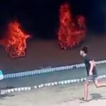 Bomberos y vecinos trabajaron en el lugar del incendio que destruyó la iglesia en barrio Villa Serrana, Córdoba.