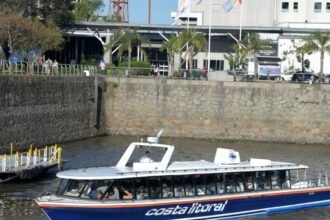El Costa Litoral 2 volvió a navegar desde la Terminal Turística del Puerto de Santa Fe, ofreciendo paseos fluviales para disfrutar la ciudad desde el río.
