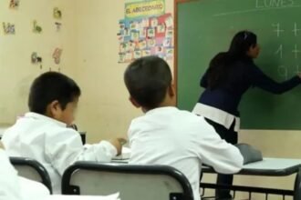 Docentes en alerta: el salario real en Santa Fe cayó 27,5% entre junio 2023 y junio 2025, según Santa Fe en Números.