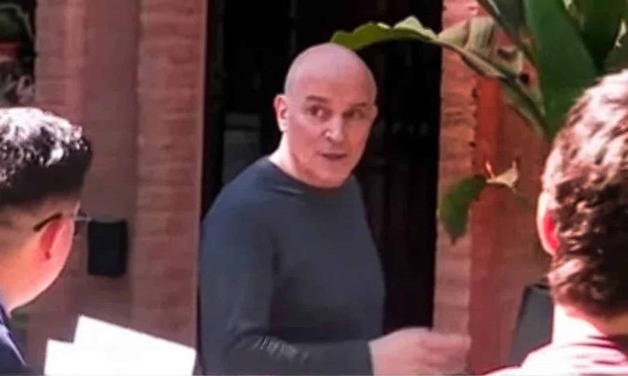 Operativo judicial en la casa del diputado José Luis Espert, donde se incautaron computadoras, celulares y documentos en el marco de una causa por presunto lavado de dinero.