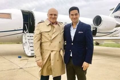 José Luis Espert junto a Fred Machado en uno de los tantos vuelos privados